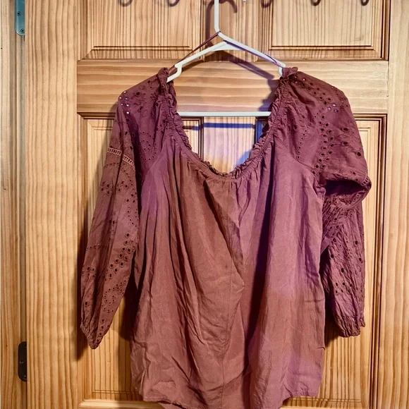 💝 Maurices 3/4 Sleeve Eyelet Blouse in rustic brown, size XL - Picture 2 of 7